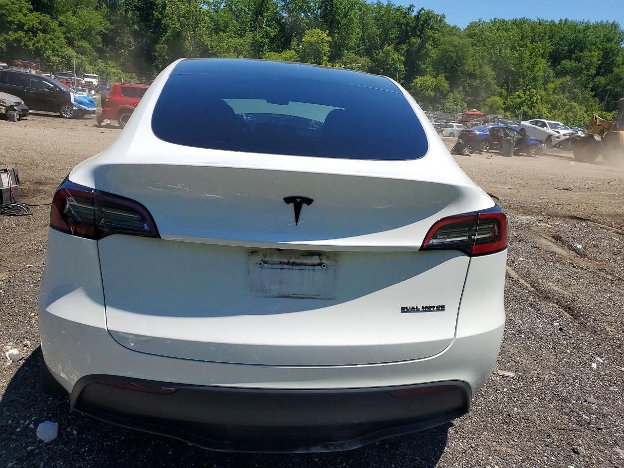 2023 Tesla Model Y - Фото 6