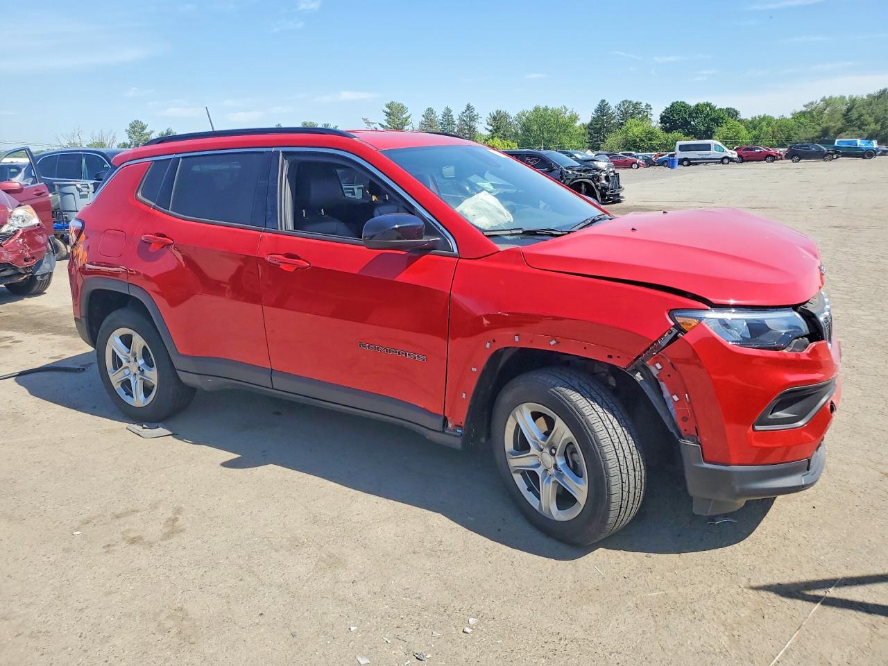 2023 Jeep Compass Latitude - Image 4