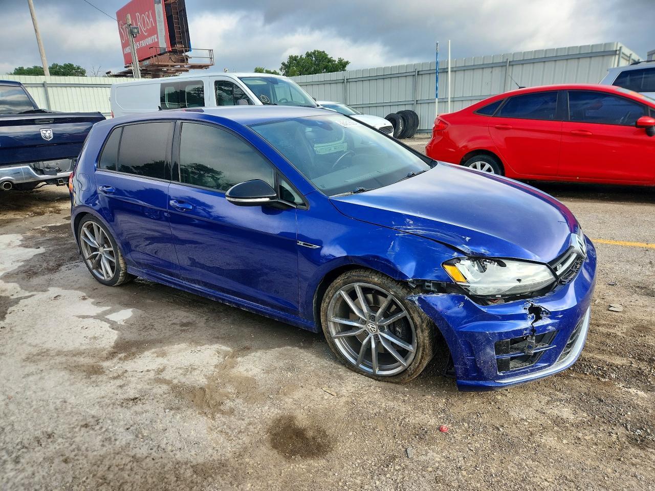 2017 Volkswagen Golf R - Фото 4