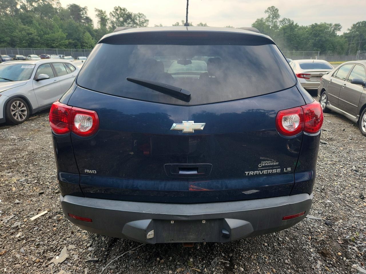 2011 Chevrolet Traverse Ls - Фото 6