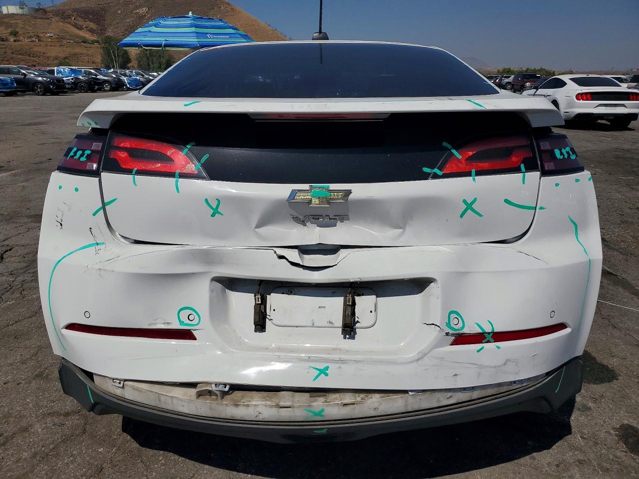2015 Chevrolet Volt - Image 6