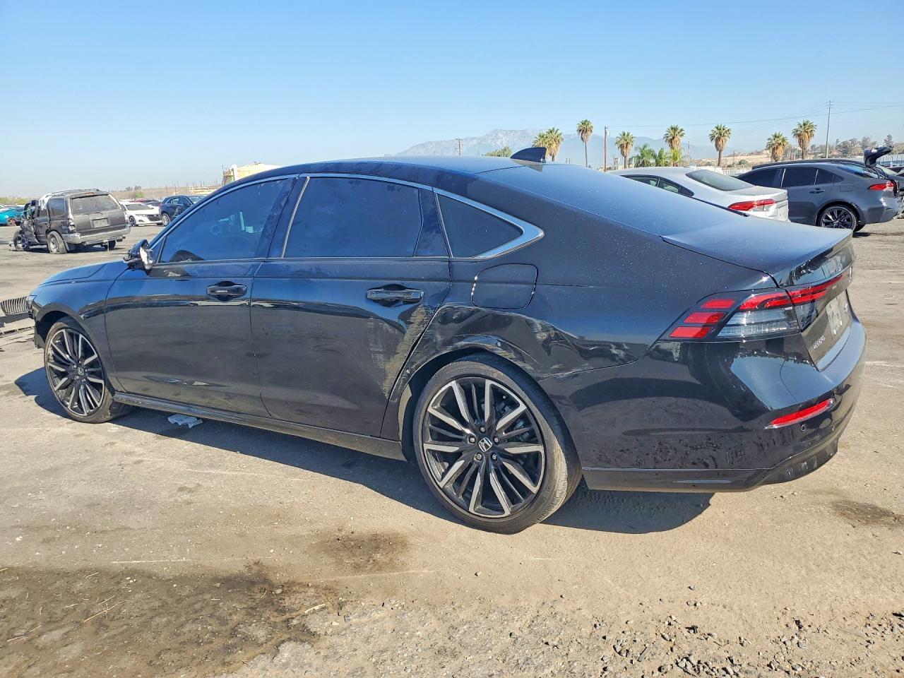 2025 Honda Accord Touring Hybrid - Фото 2
