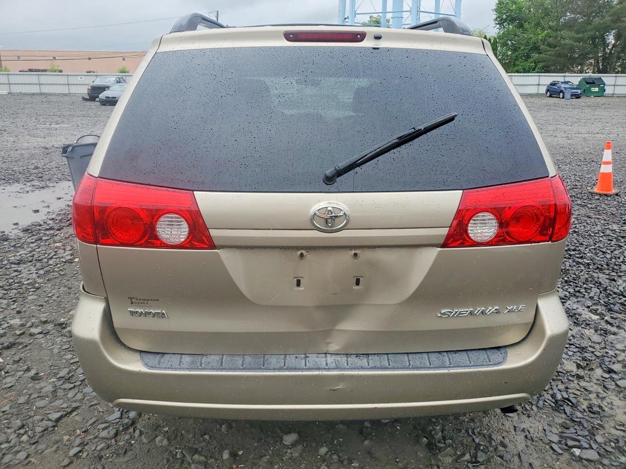 2006 Toyota Sienna Xle 7 Passenger - Image 6