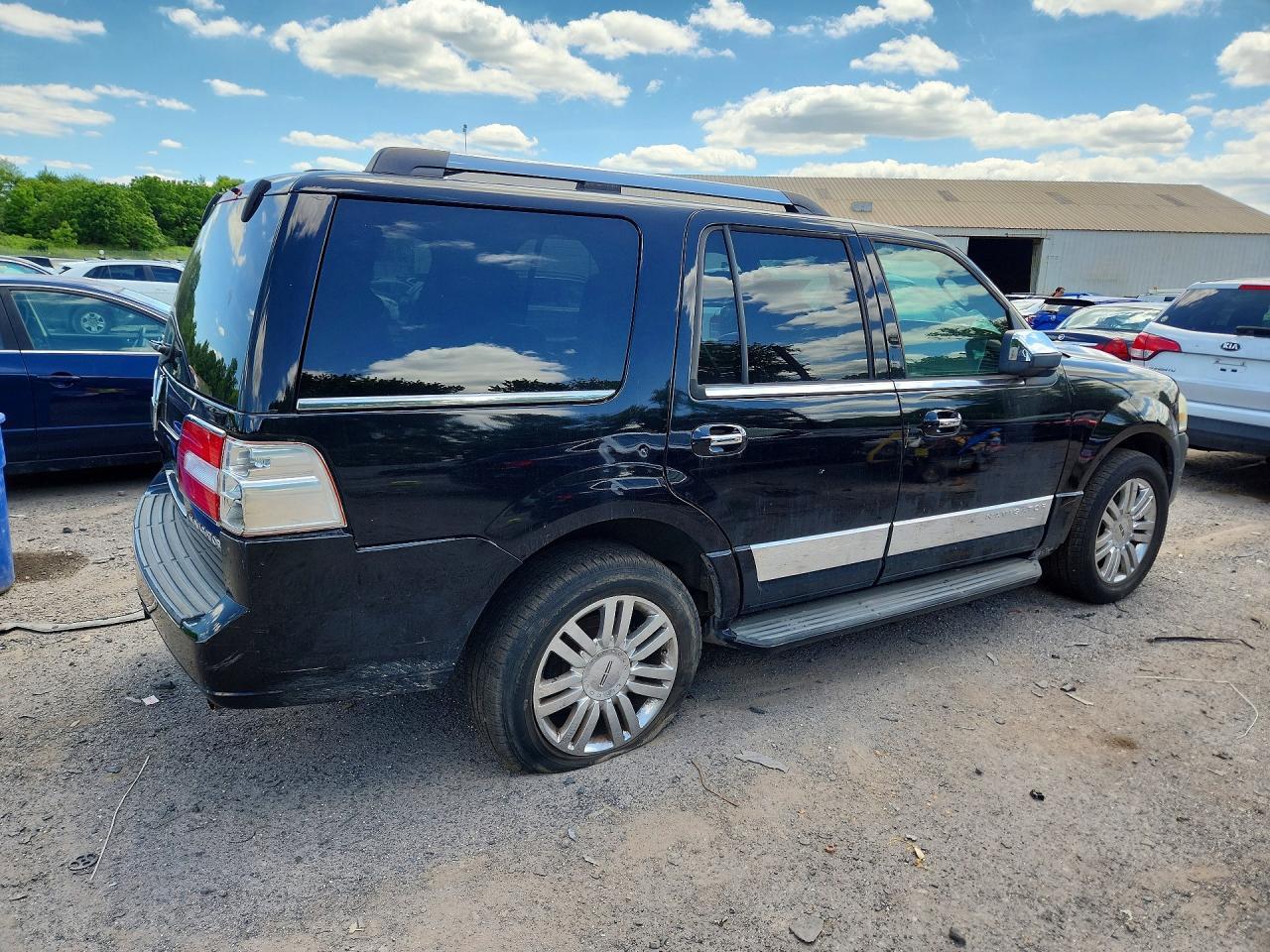 2007 Lincoln Navigator - Image 3