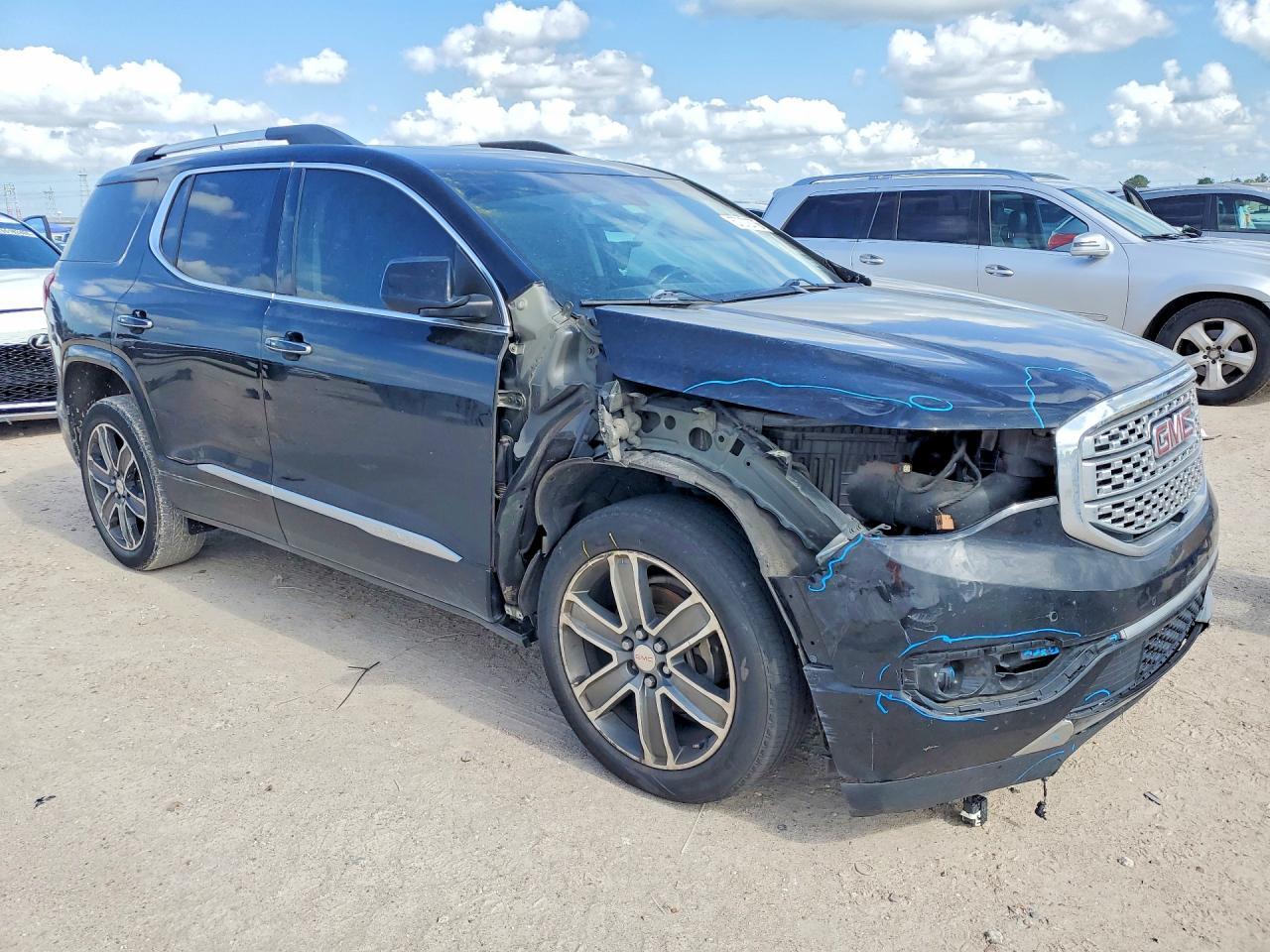 2019 GMC Acadia Denali - Image 4