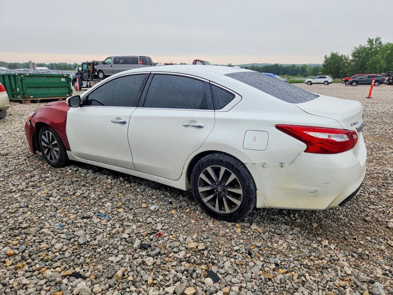 2017 Nissan Altima 2.5/S/Sv/Sl/Sr - Фото 2