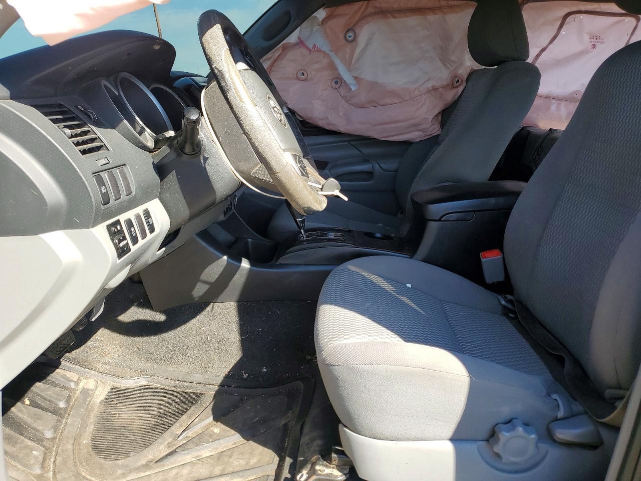 2015 Toyota Tacoma V6 - Image 7