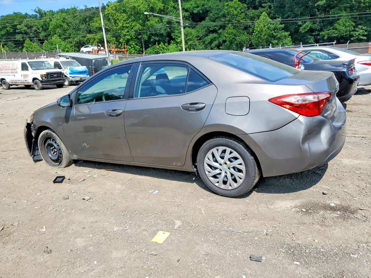 2017 Toyota Corolla Le - Image 2