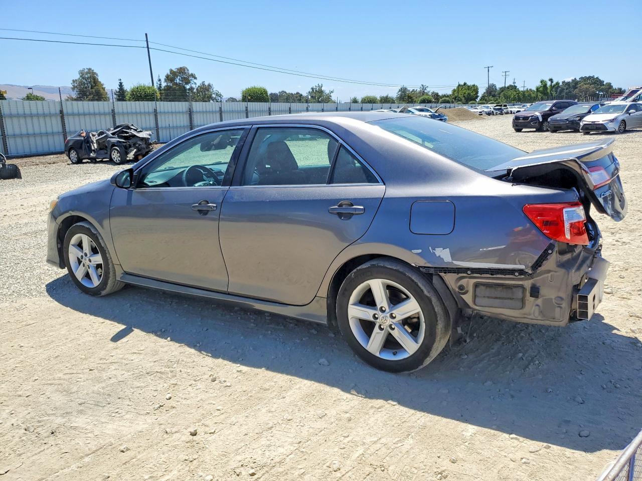 2014 Toyota Camry Se - Image 2