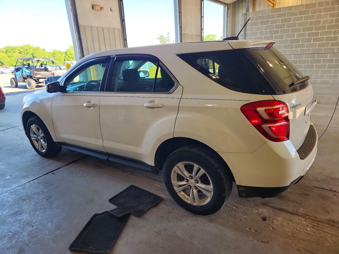 2016 Chevrolet Equinox Ls - Фото 2