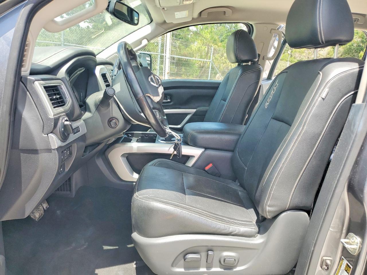 2019 Nissan Titan Pro-4X - Фото 7