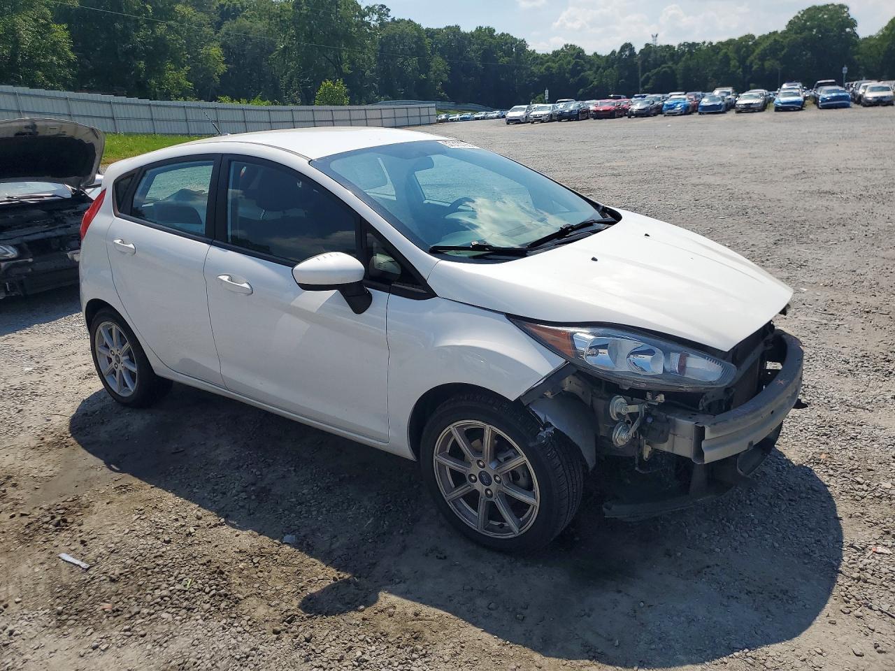 2019 Ford Fiesta Se - Фото 4