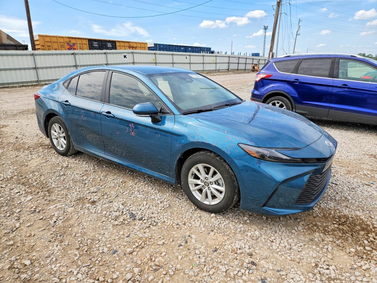2025 Toyota Camry Le - Фото 4