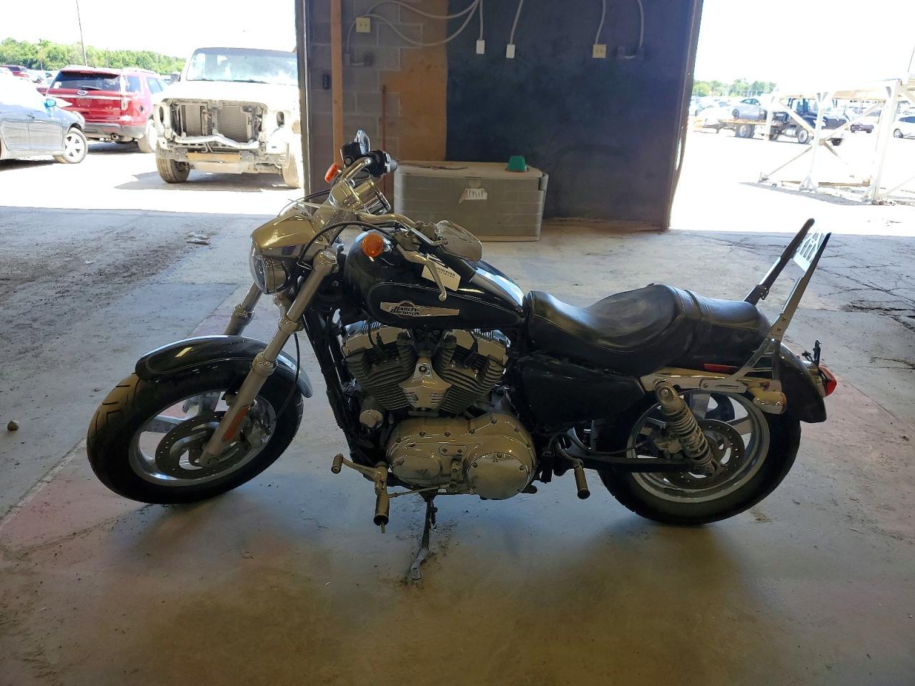 2016 Harley-Davidson Xl1200 C - Image 3