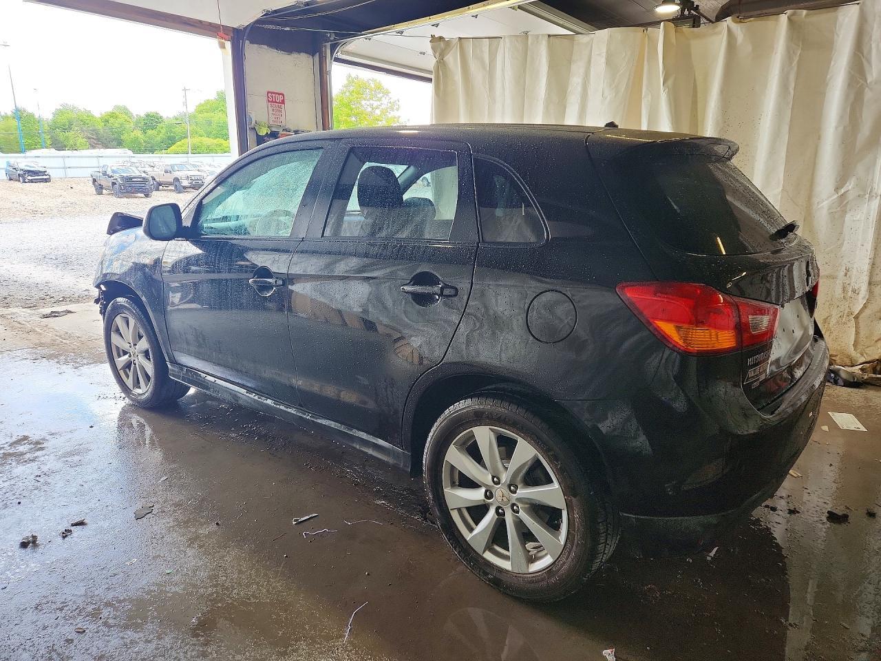 2013 Mitsubishi Outlander Sport Es - Image 2