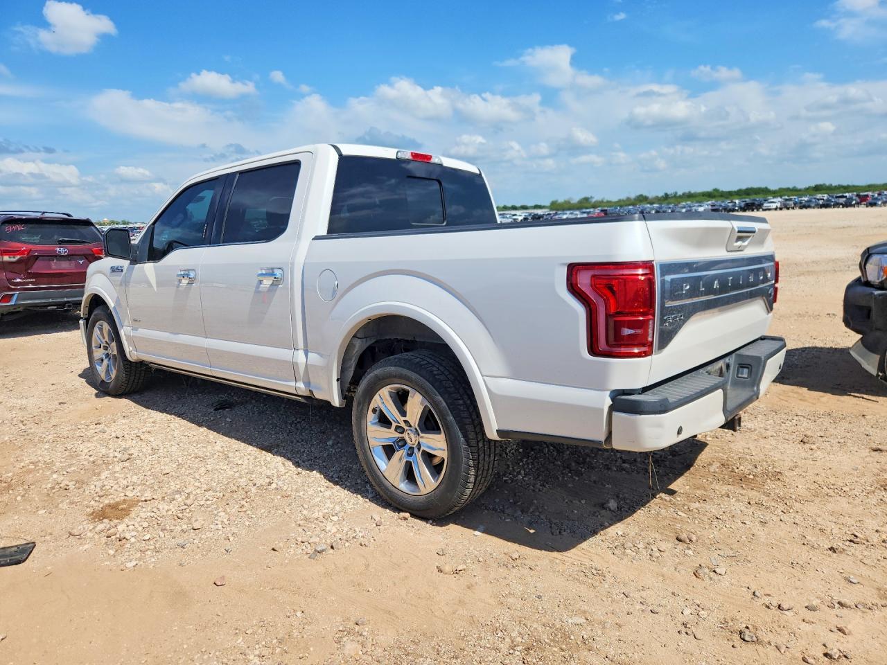 2015 Ford F150 Supercrew - Фото 2