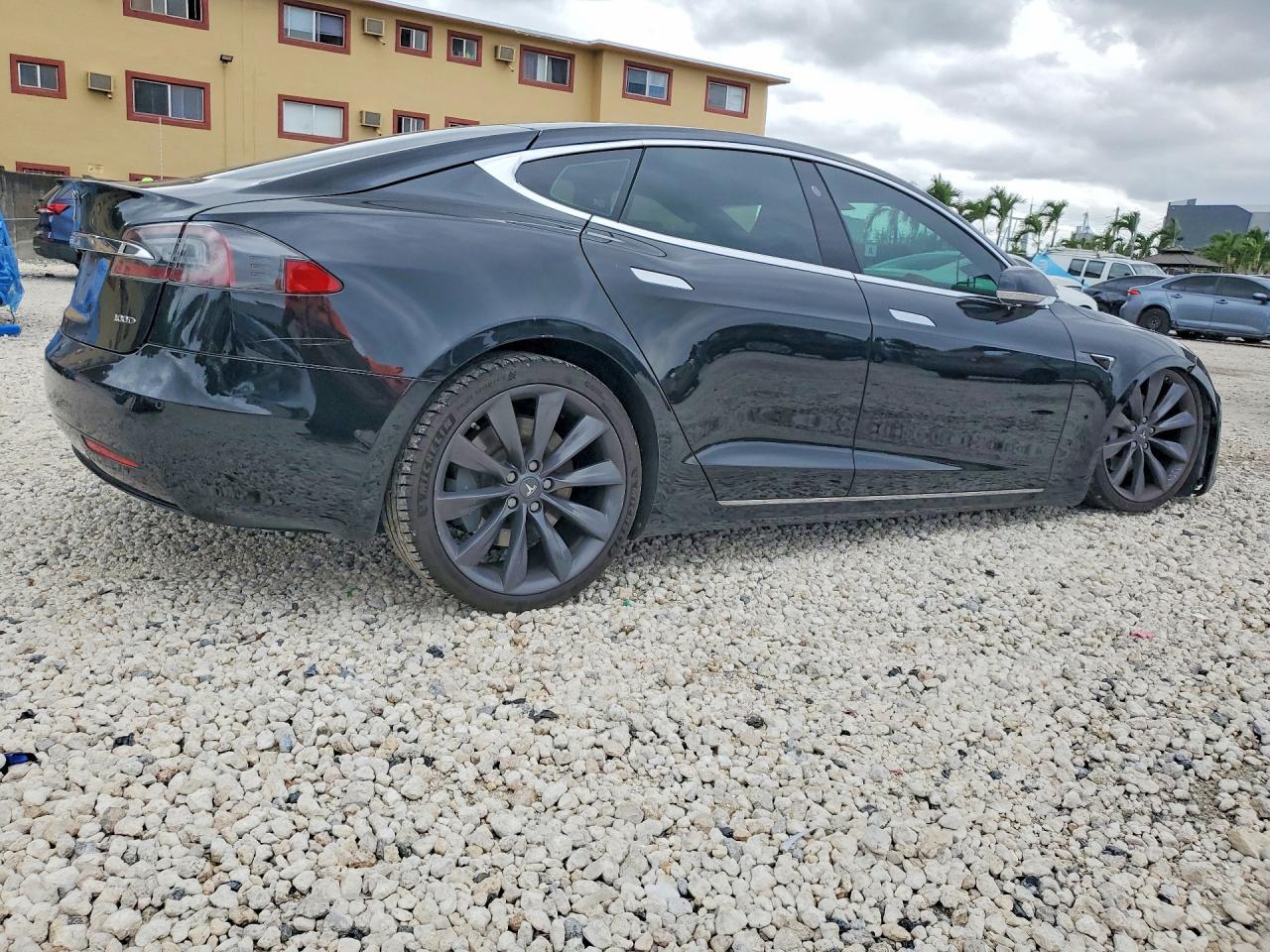 2017 Tesla Model S - Фото 3