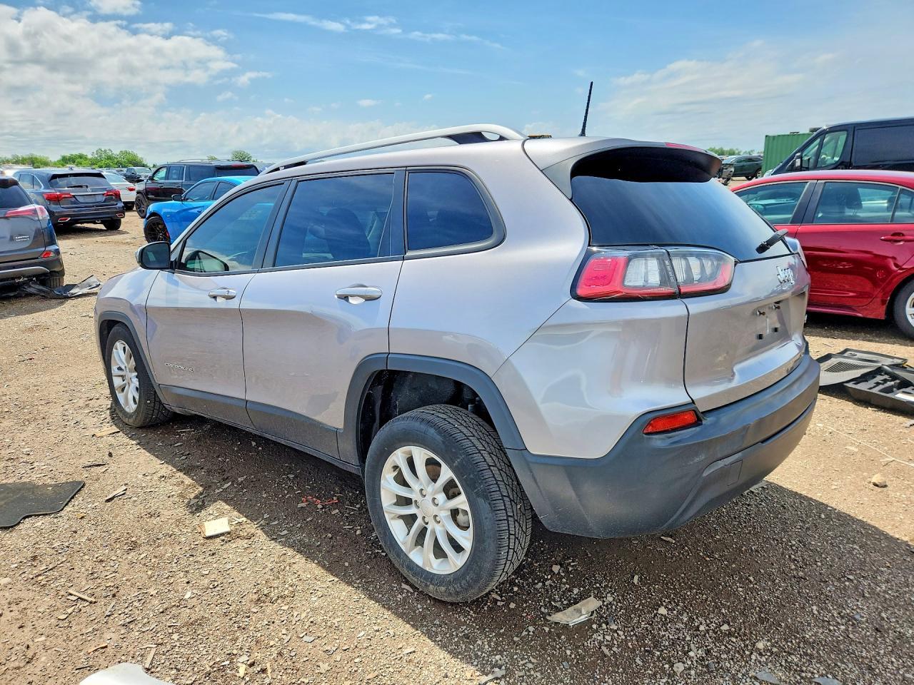 2021 Jeep Cherokee Latitude - Фото 2