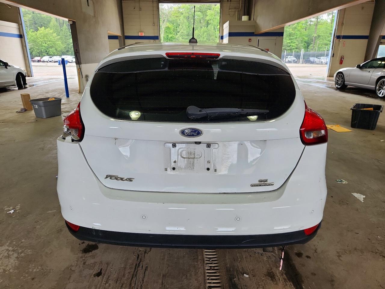 2016 Ford Focus Se - Фото 6
