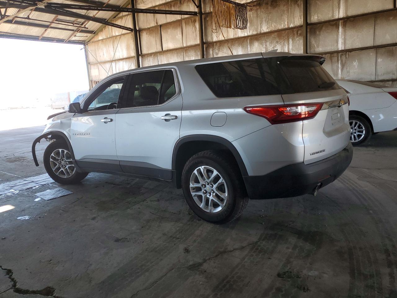 2021 Chevrolet Traverse Ls - Фото 2