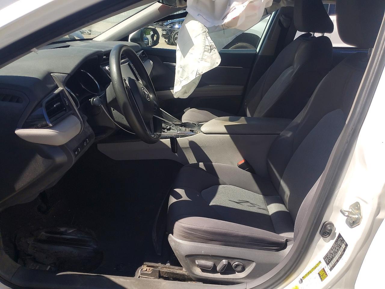 2020 Toyota Camry Le - Image 7