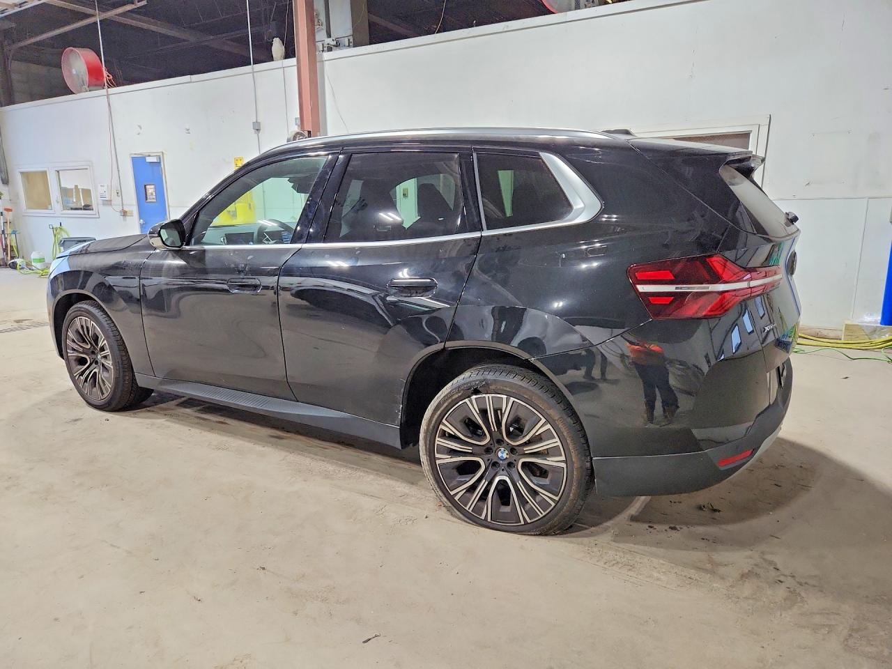 2025 BMW X3 30 xDrive - Фото 2
