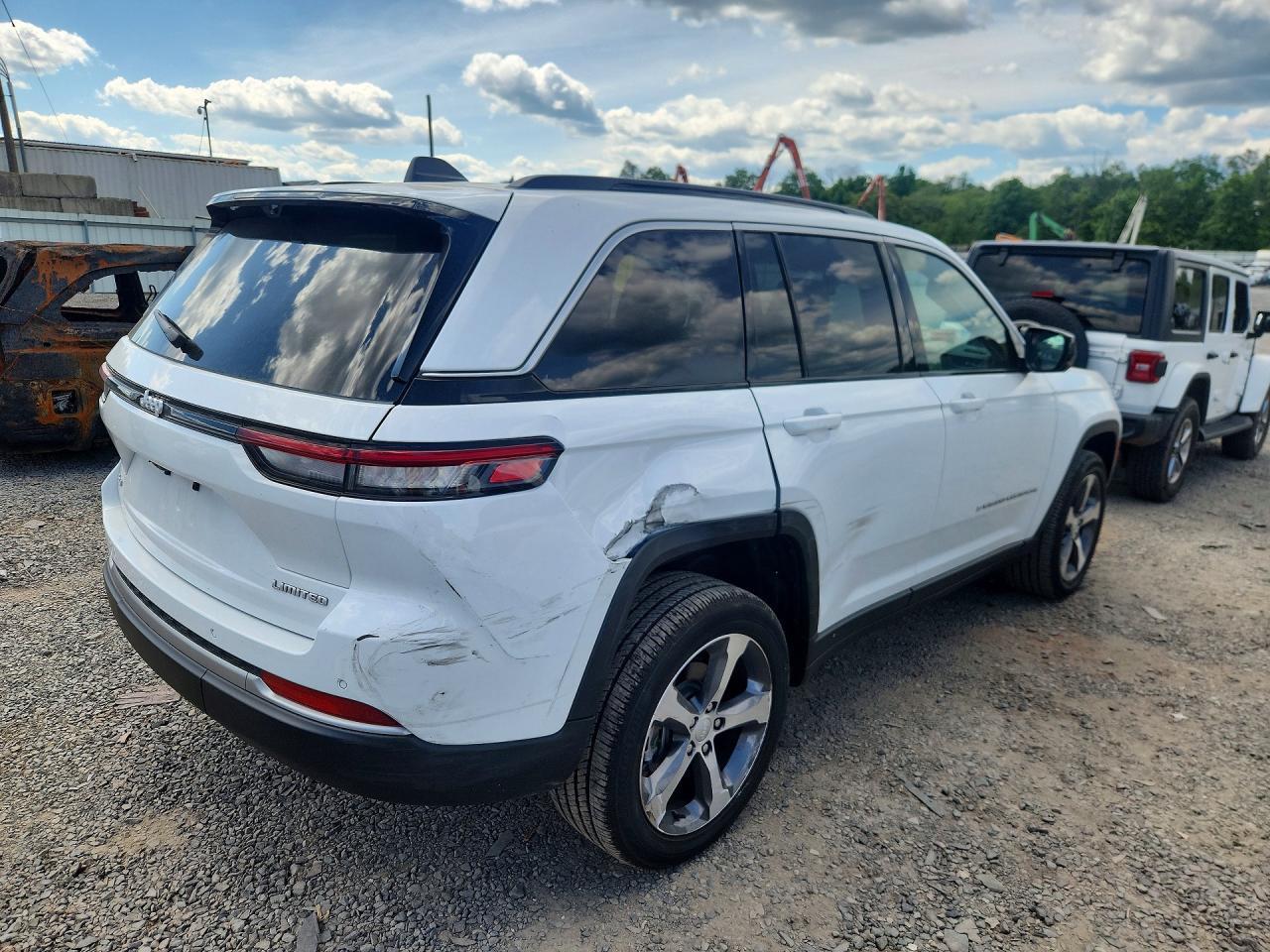 2026 Jeep Grand Cherokee Limited - Image 3