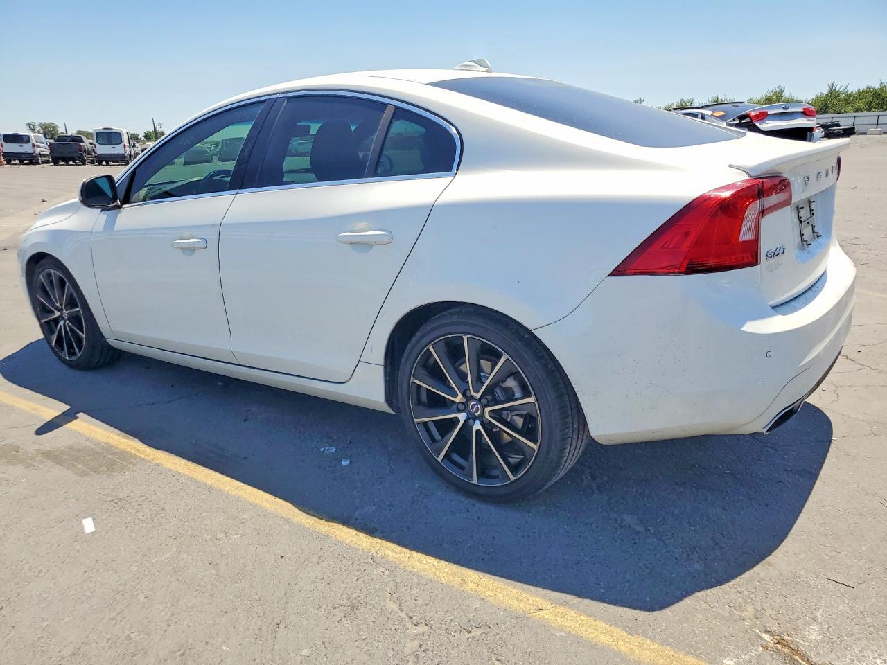 2016 Volvo S60 Premier - Фото 2