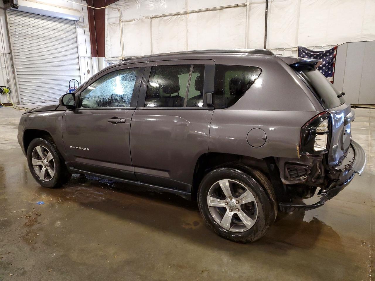 2016 Jeep Compass Latitude - Фото 2