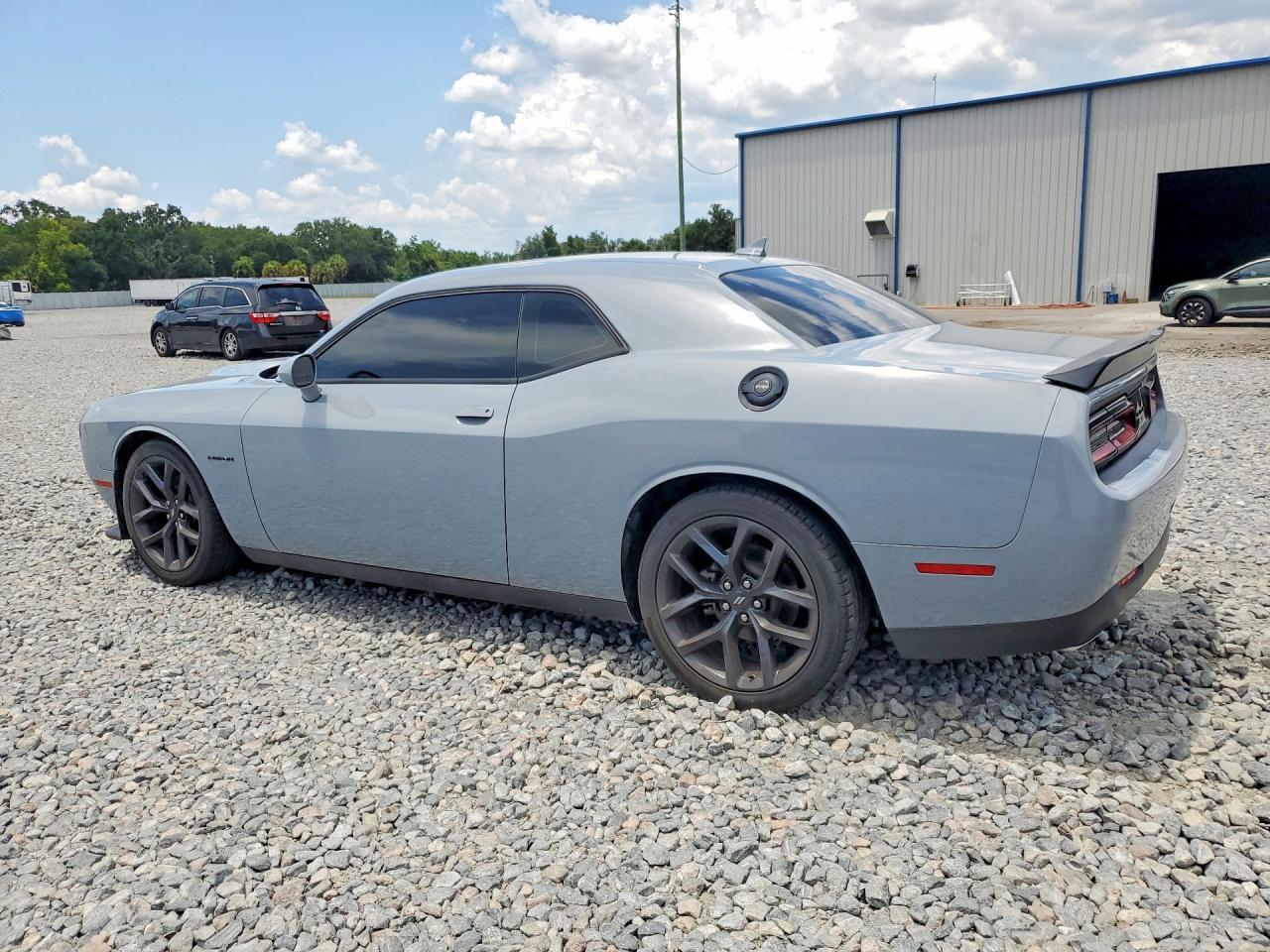 2022 Dodge Challenger R/T - Фото 2