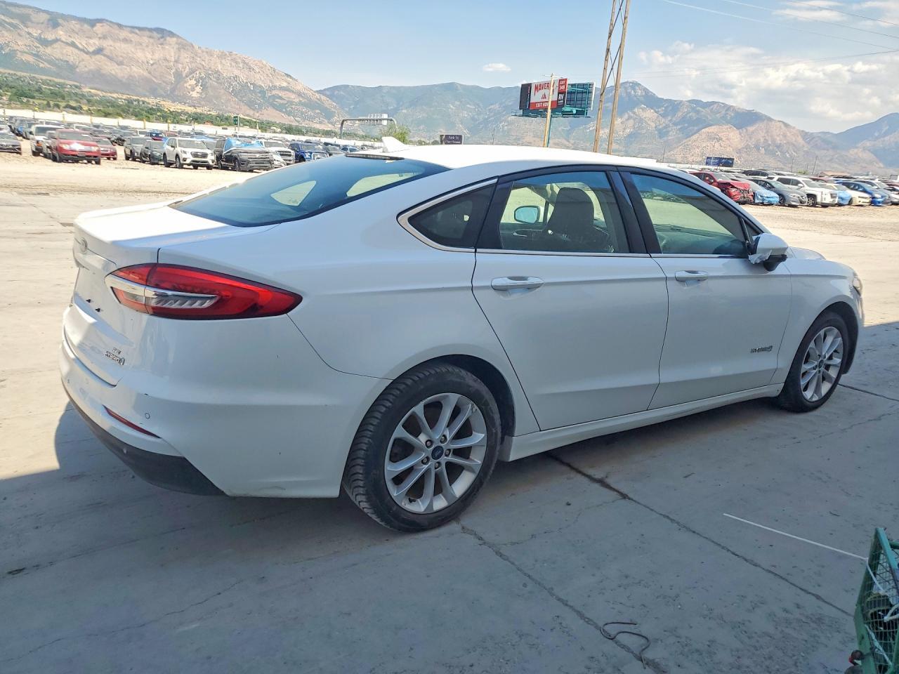 2019 Ford Fusion Se - Image 3