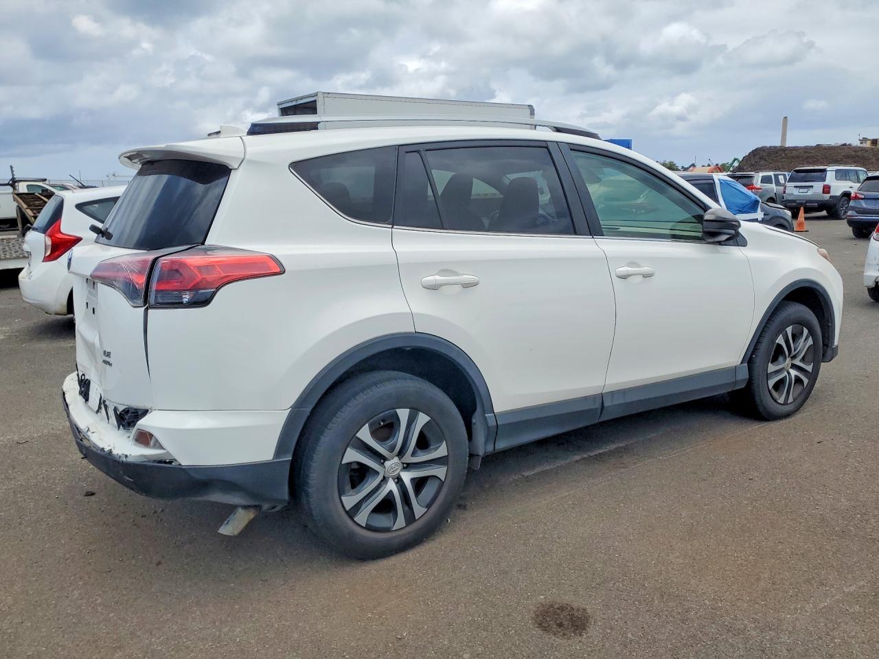 2018 Toyota Rav4 Le - Фото 3