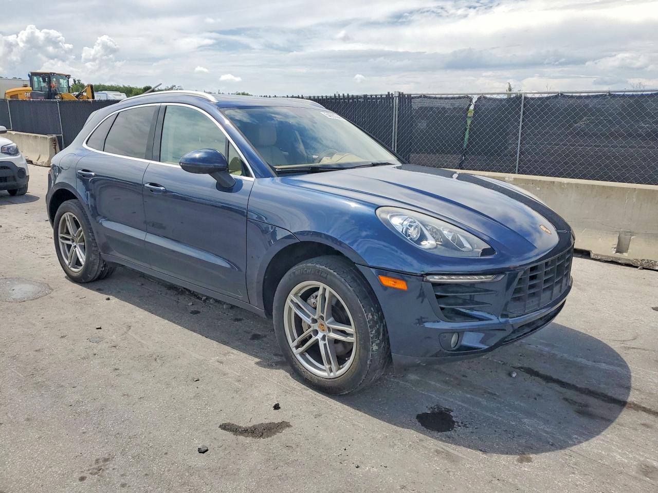 2015 Porsche Macan S - Image 4