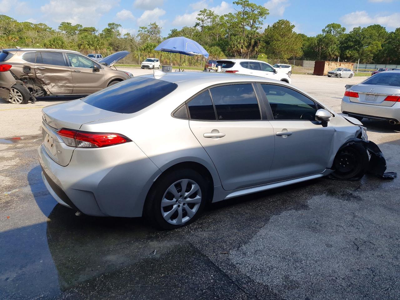 2022 Toyota Corolla Le - Фото 3