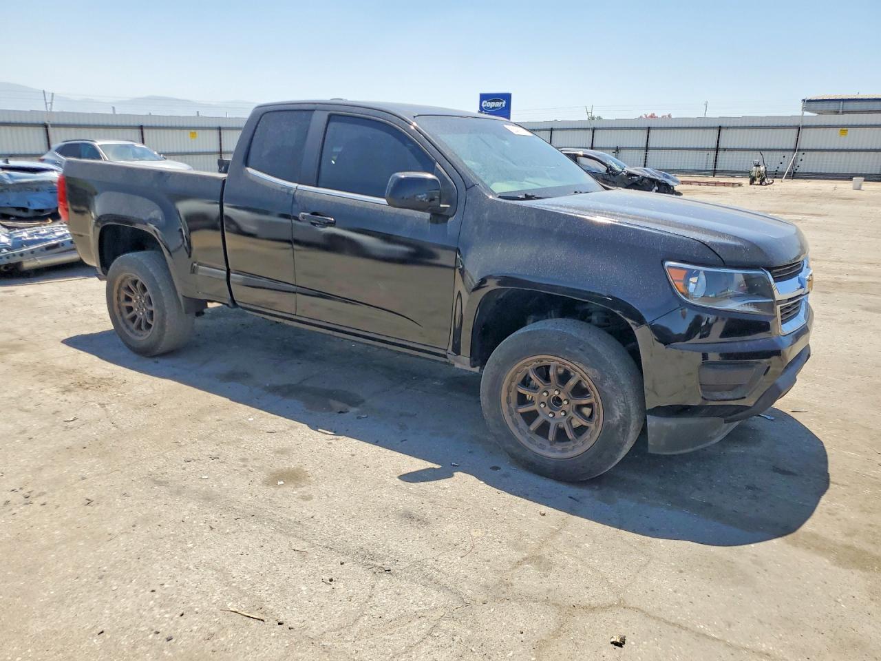 2017 Chevrolet Colorado - Image 4