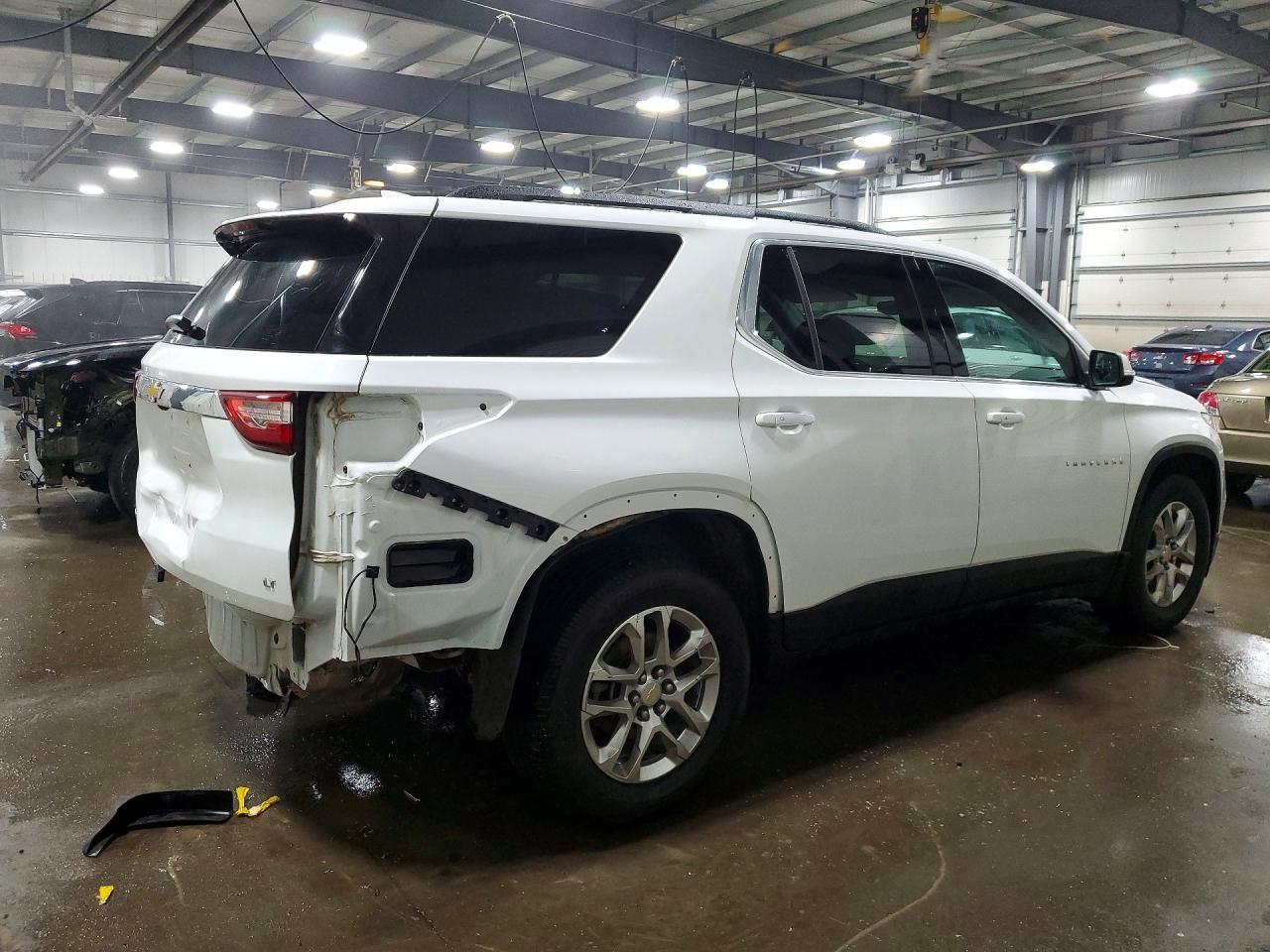 2021 Chevrolet Traverse Lt - Image 3