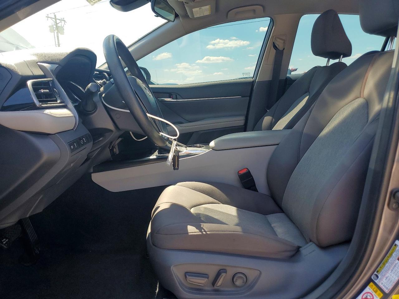 2019 Toyota Camry Le - Image 7