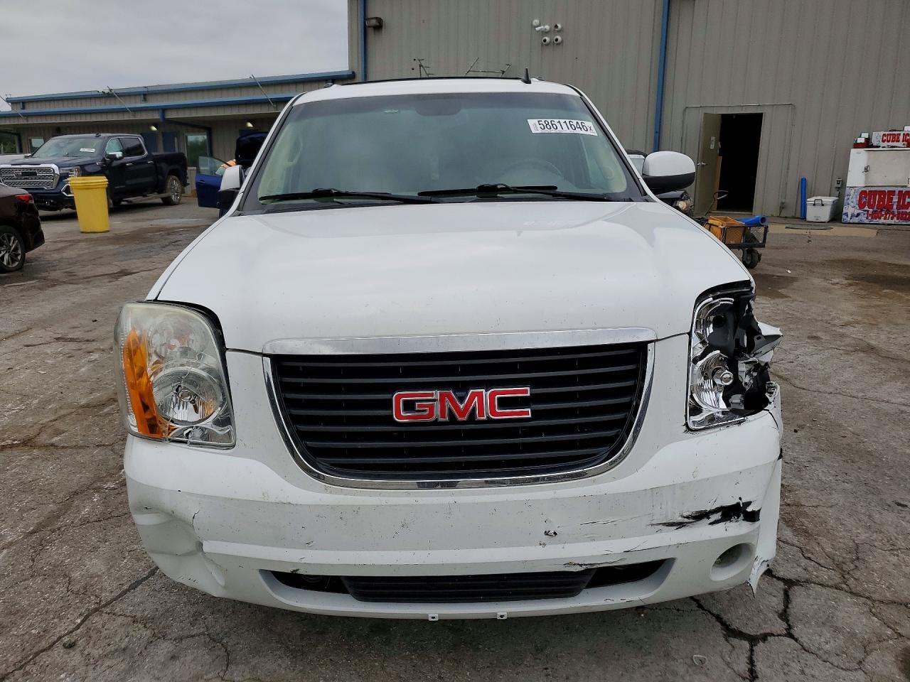 2011 GMC Yukon Xl C1500 Slt - Image 5