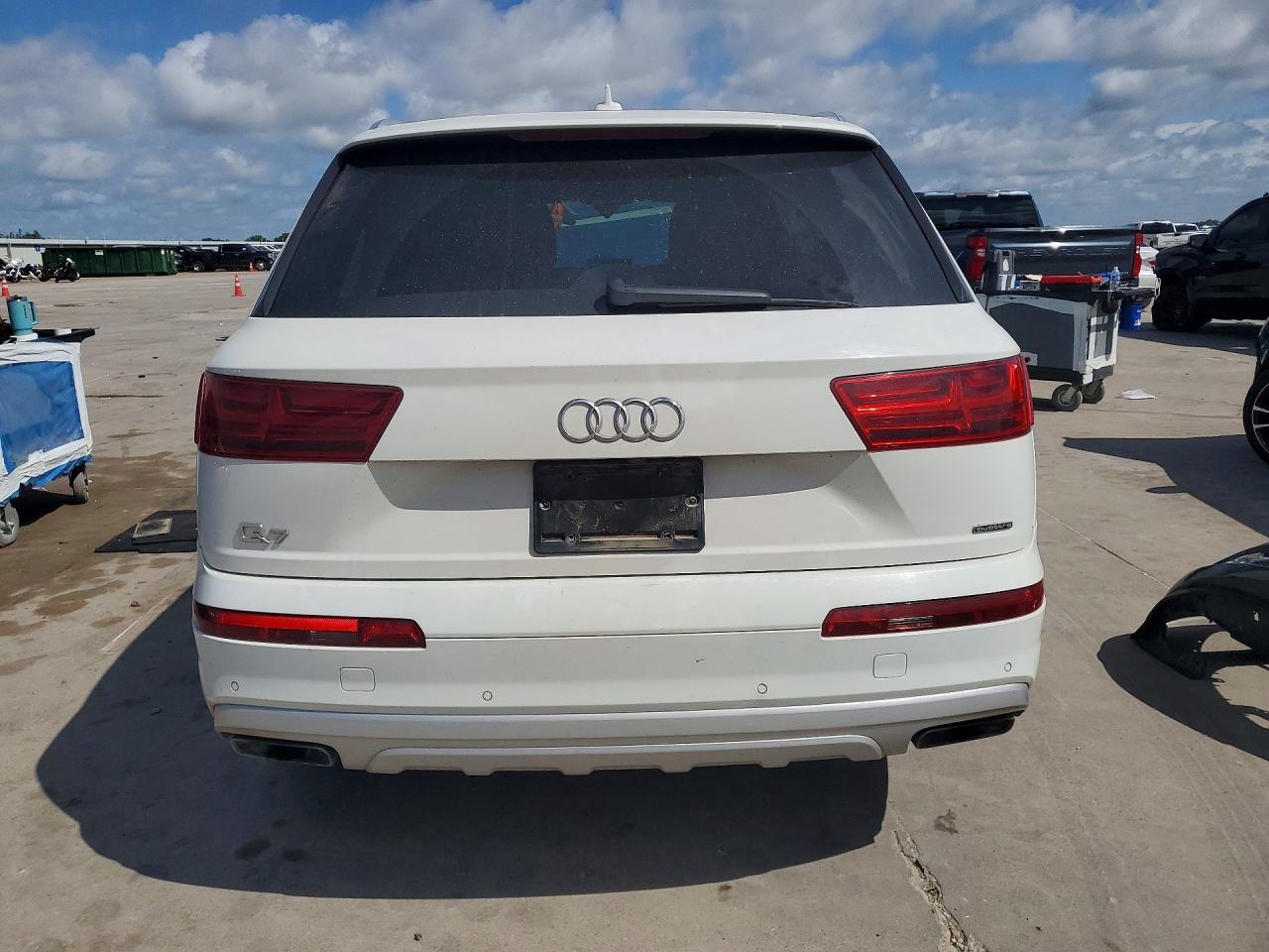 2019 Audi Q7 Premium Plus - Image 6