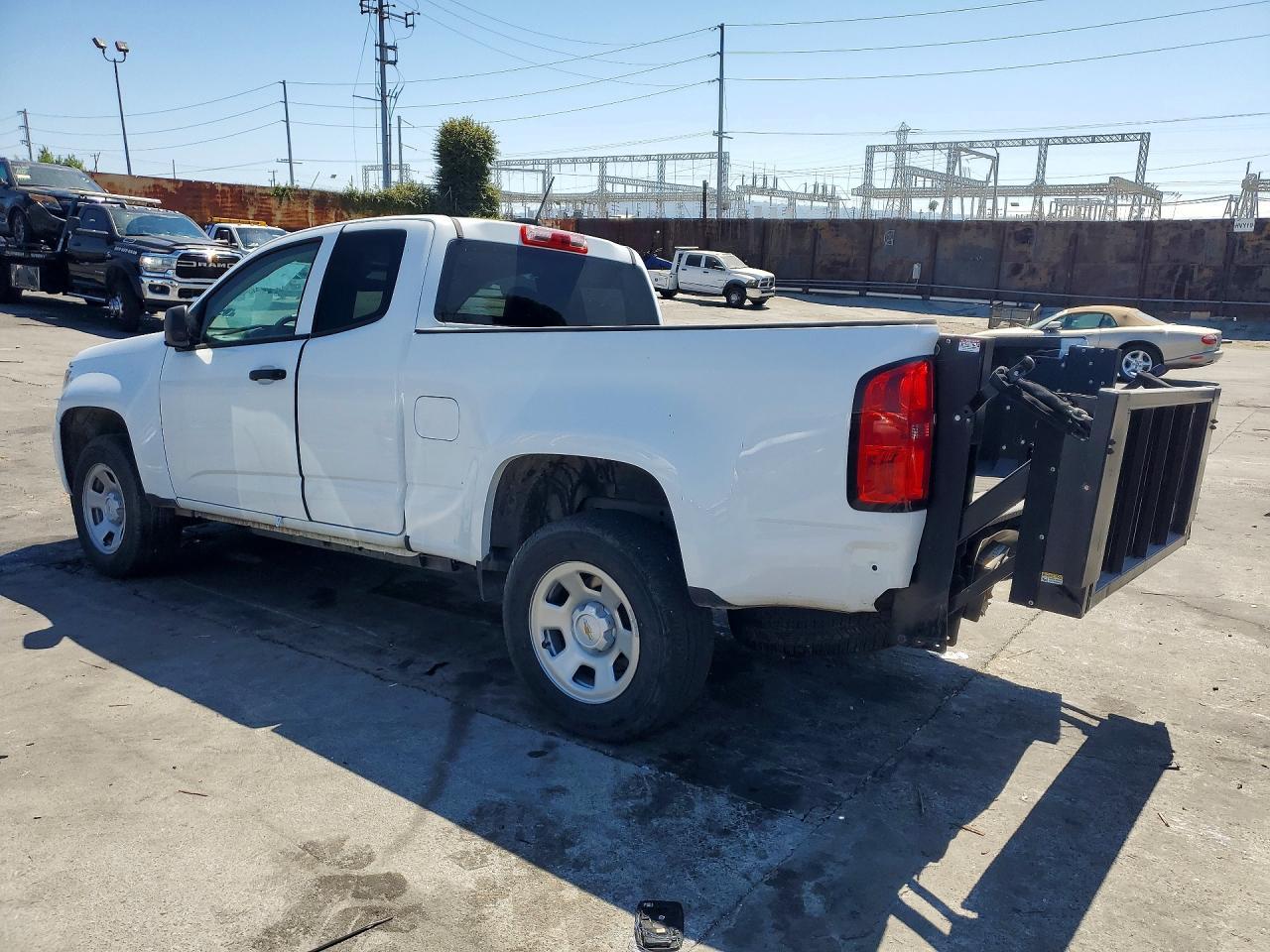 2022 Chevrolet Colorado - Image 2