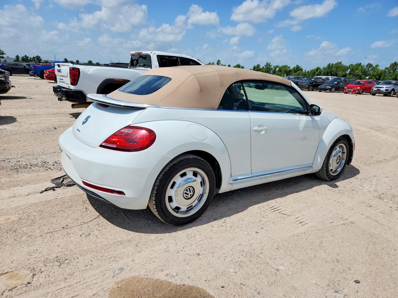 2018 Volkswagen Beetle S - Image 3
