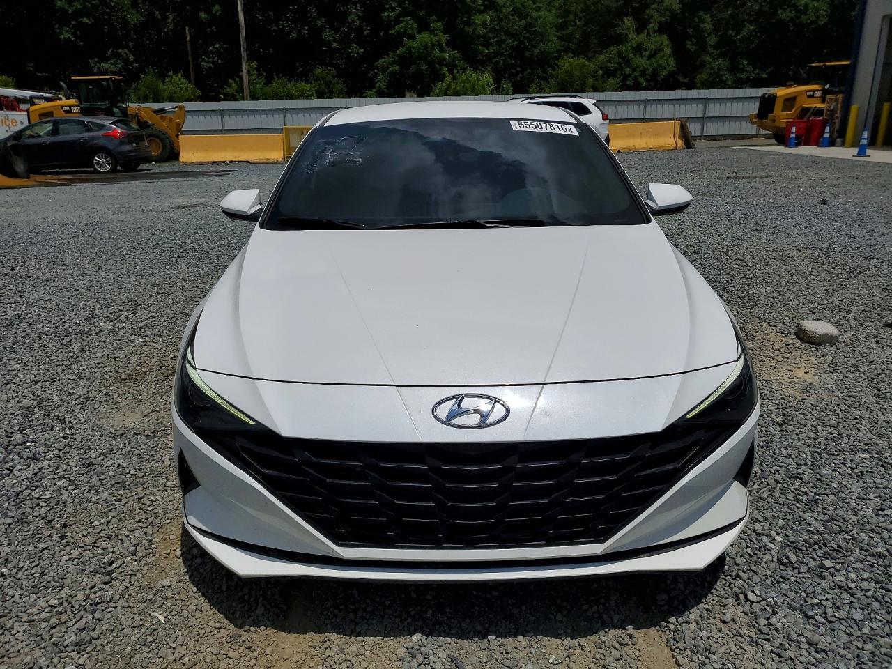 2021 Hyundai Elantra Se - Image 5