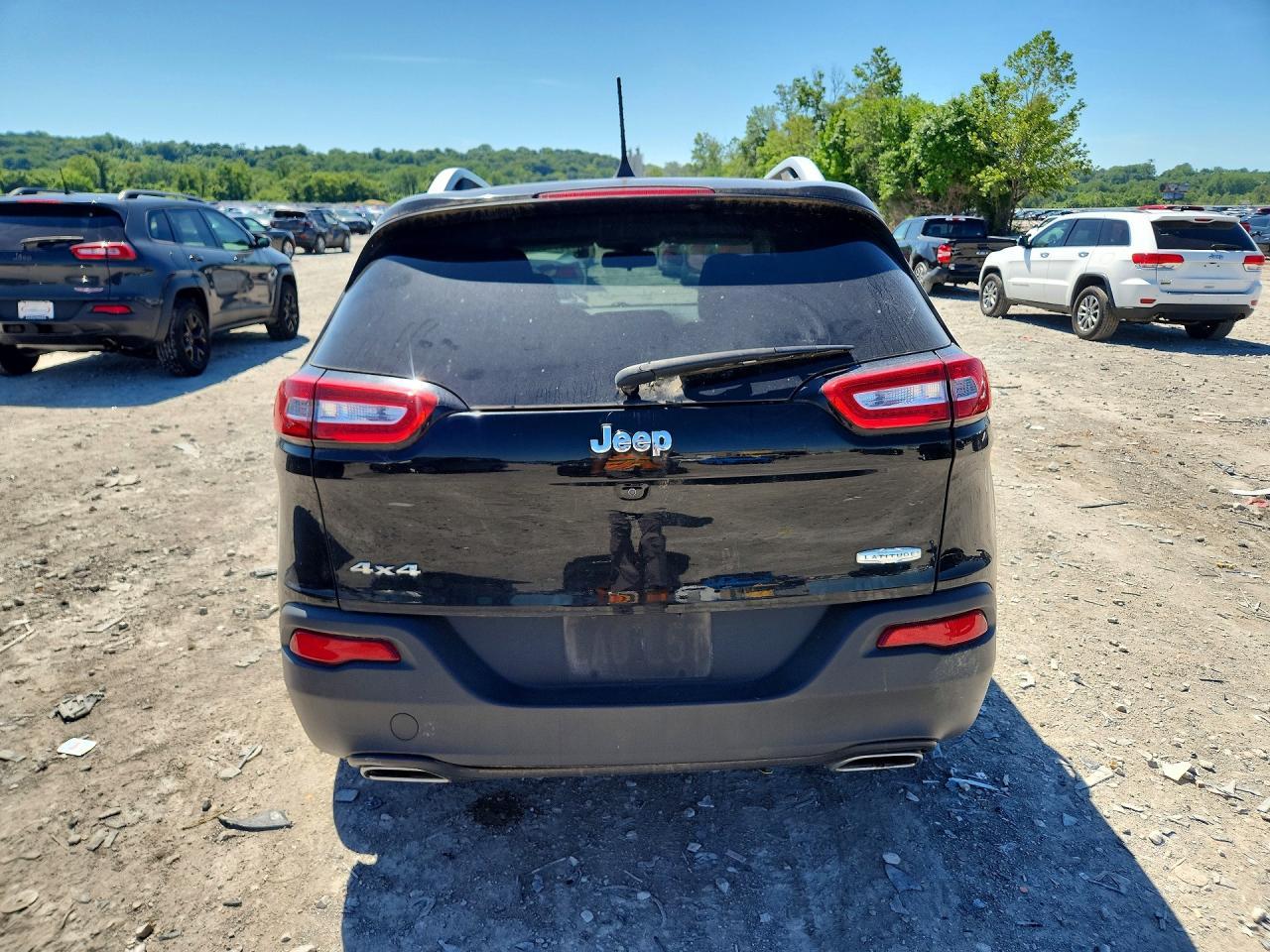 2017 Jeep Cherokee Latitude - Image 6