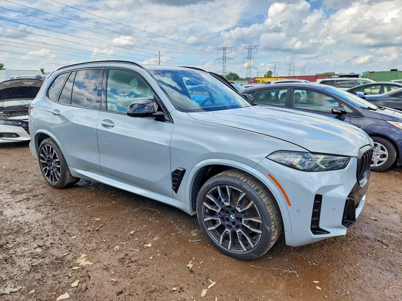 2025 BMW X5 M60I - Фото 4