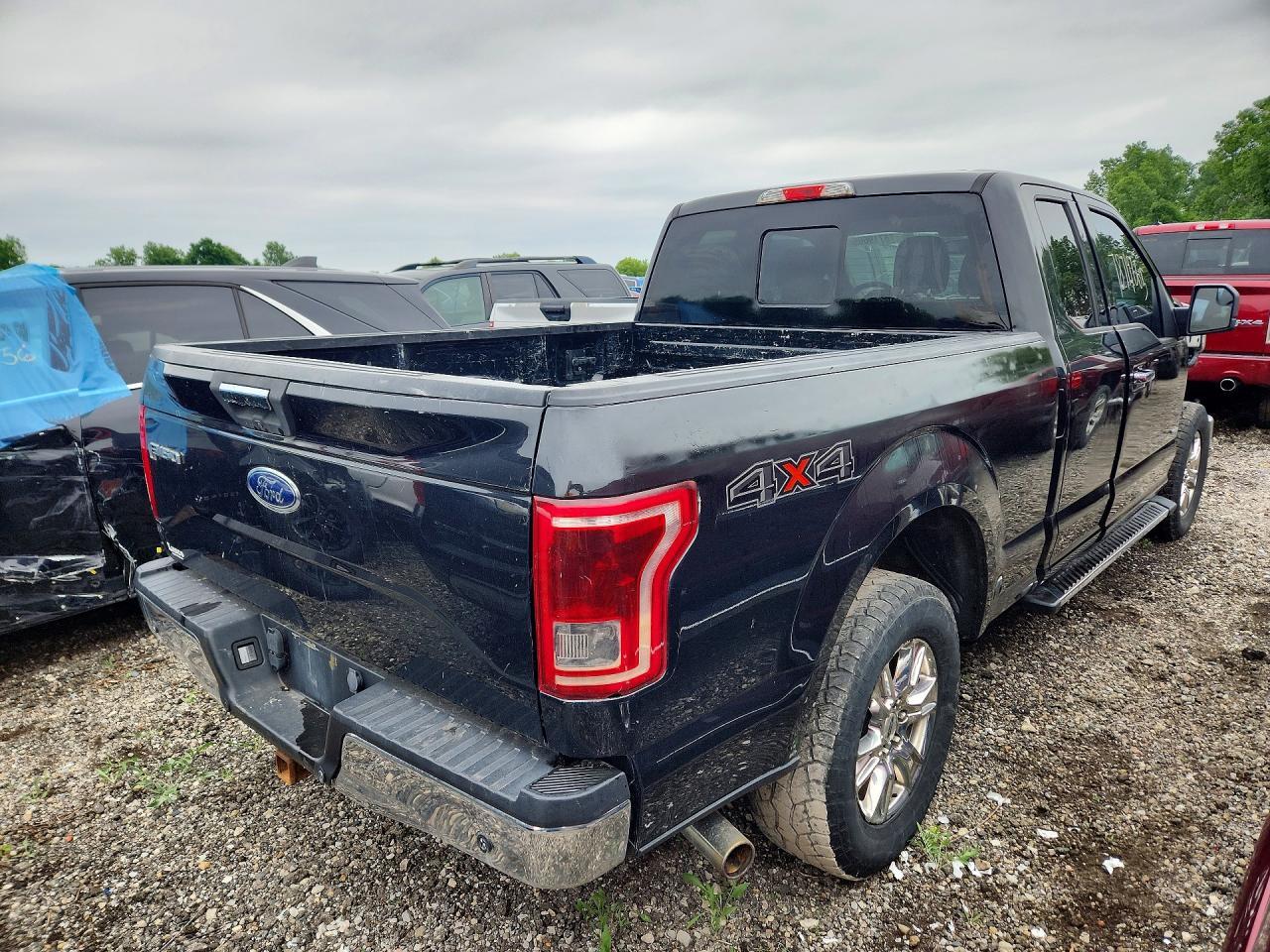 2015 Ford F150 Super Cab - Фото 3