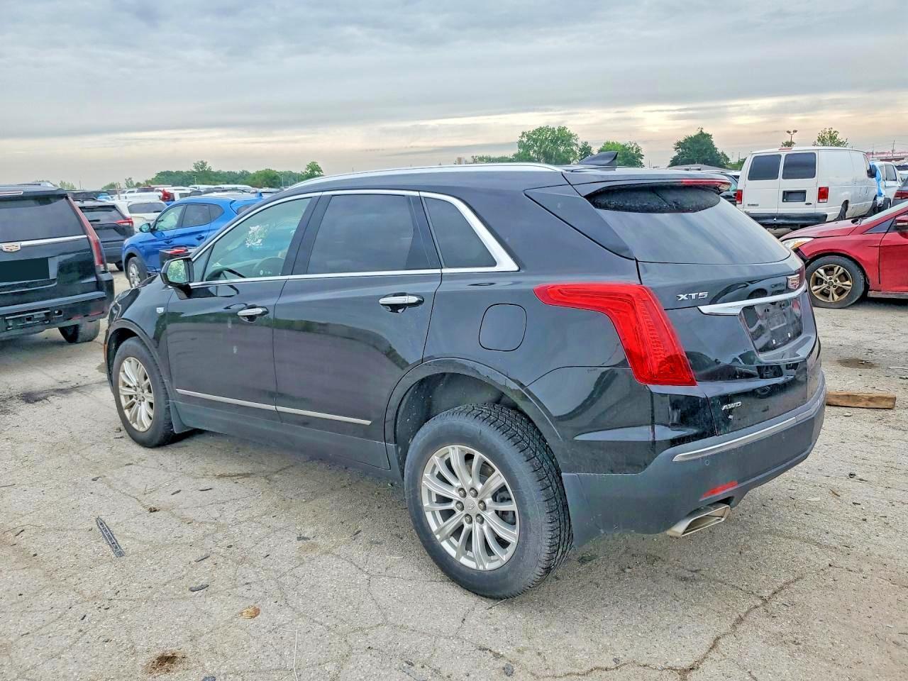 2018 Cadillac Xt5 - Image 2