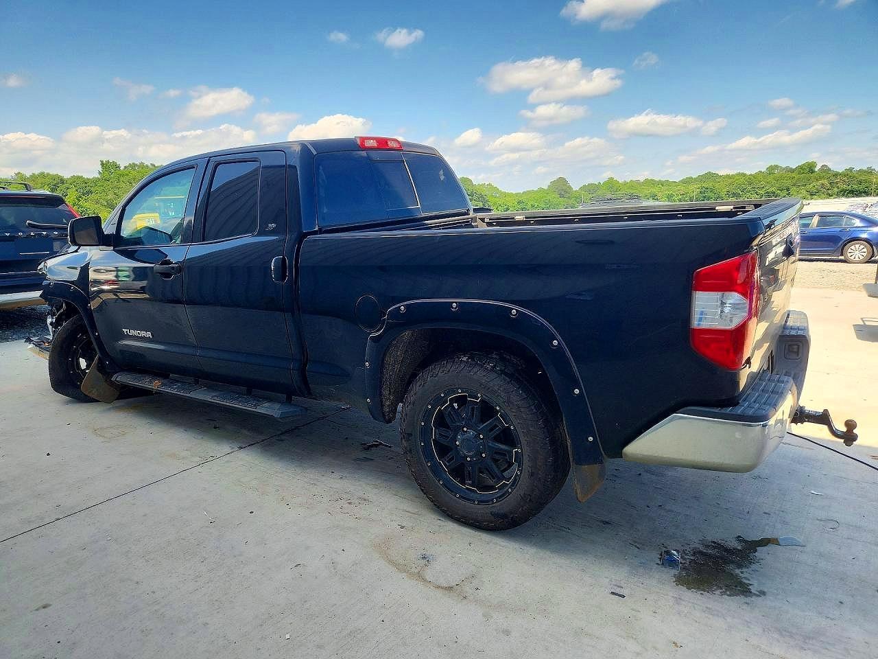 2017 Toyota Tundra Sr5 - Фото 2