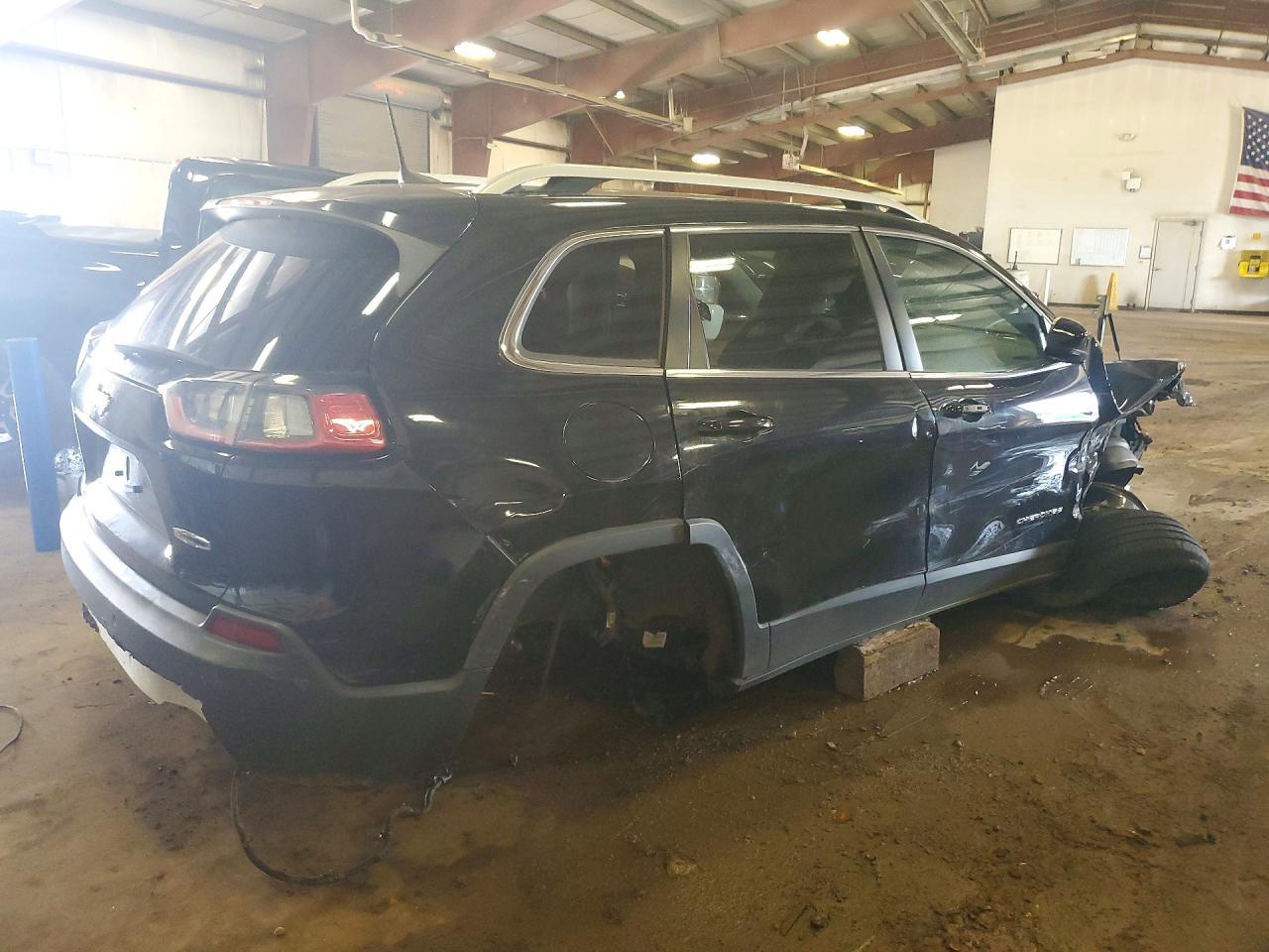 2019 Jeep Cherokee Latitude Plus - Фото 3