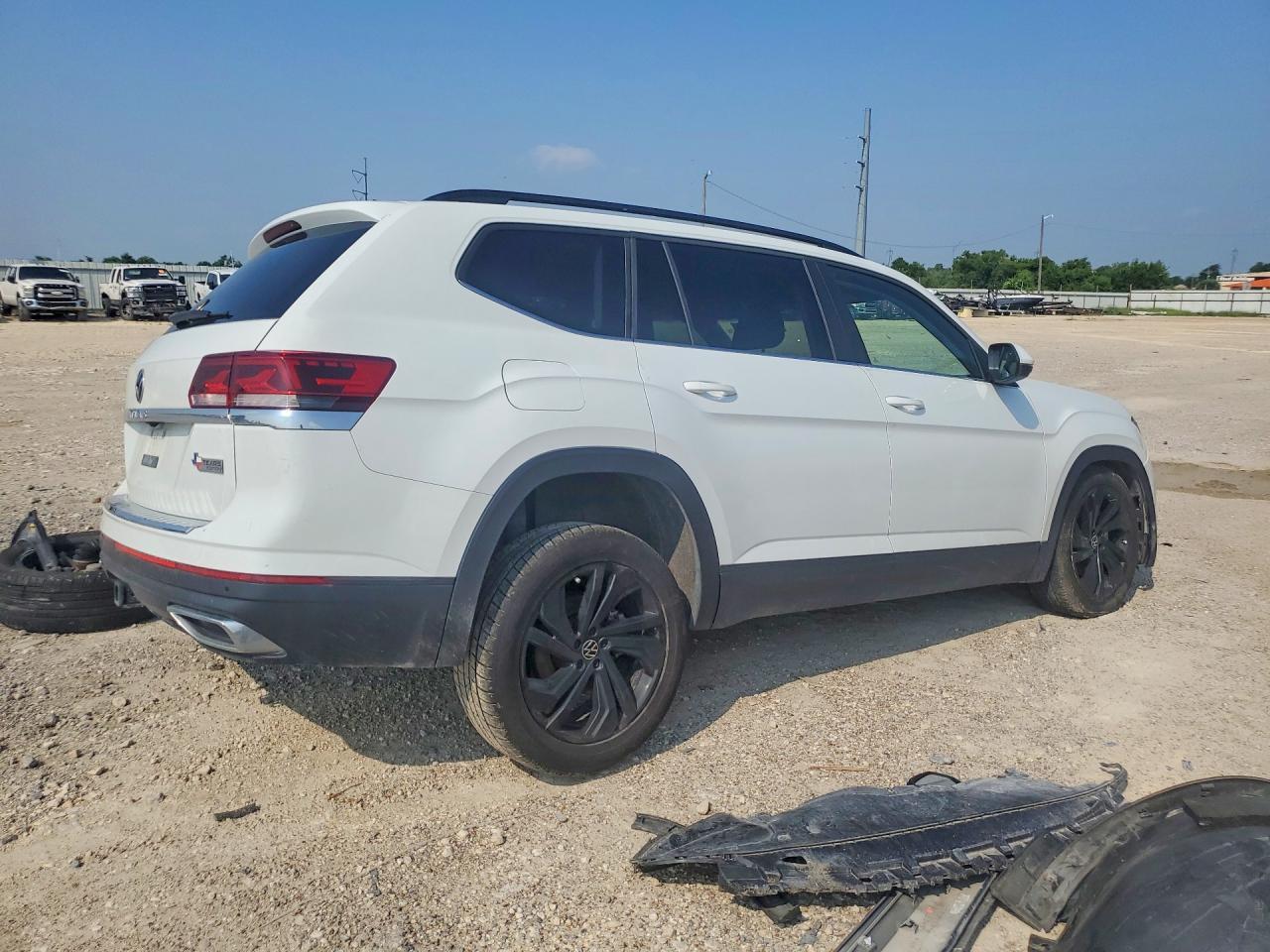 2023 Volkswagen Atlas Se - Image 3