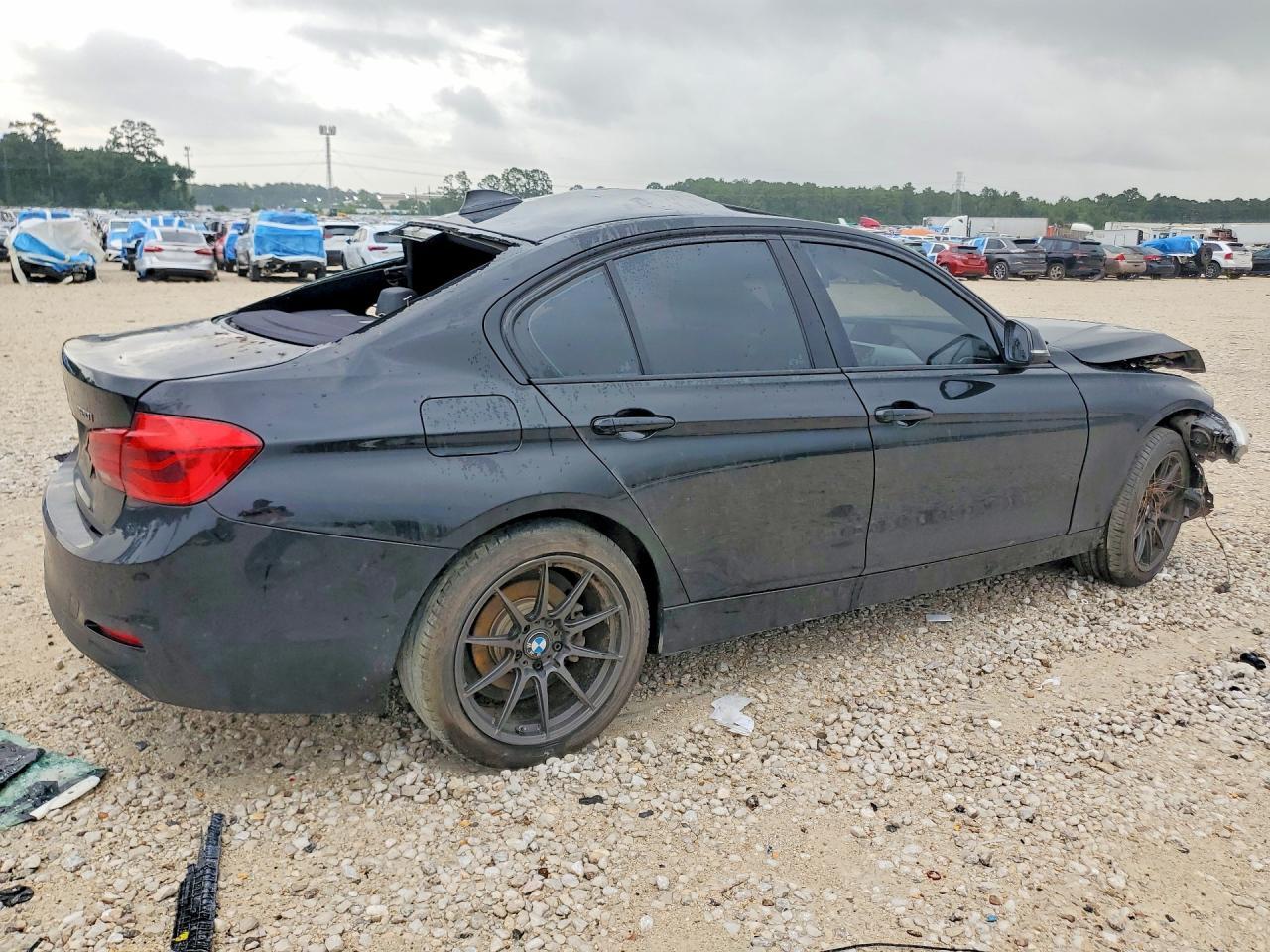 2017 BMW 320 - Фото 3